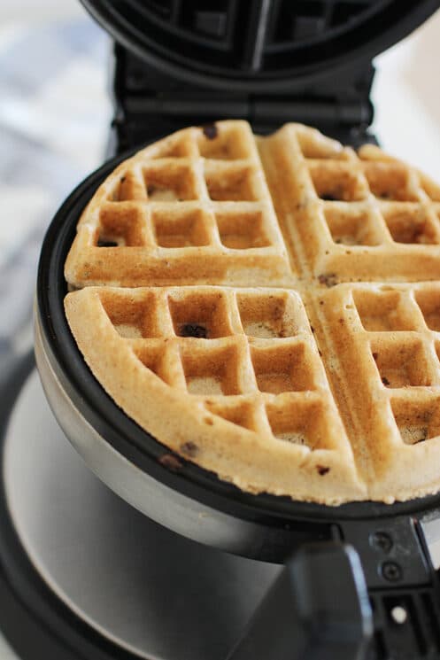 Healthy waffles have never been easier! Try our our recipe for whole wheat banana Waffles for breakfast today