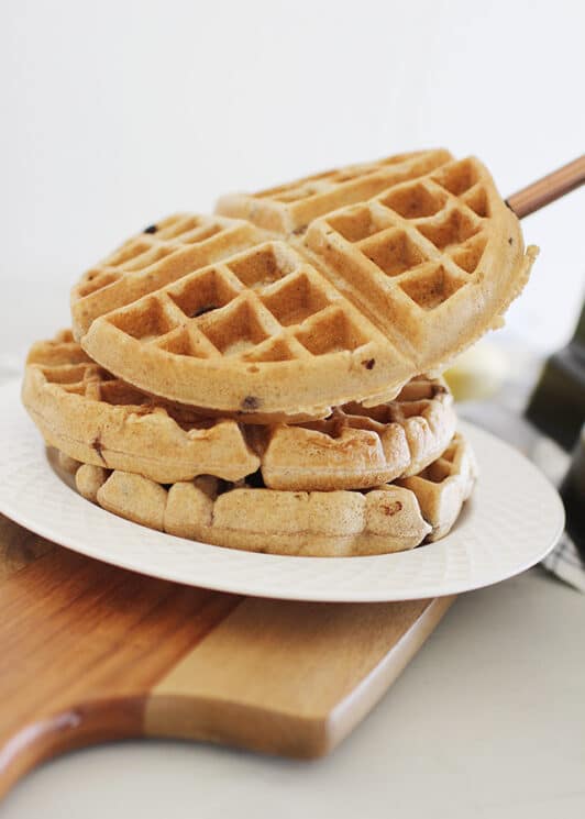 Healthy waffles have never been easier! Try our our recipe for whole wheat banana Waffles for breakfast today