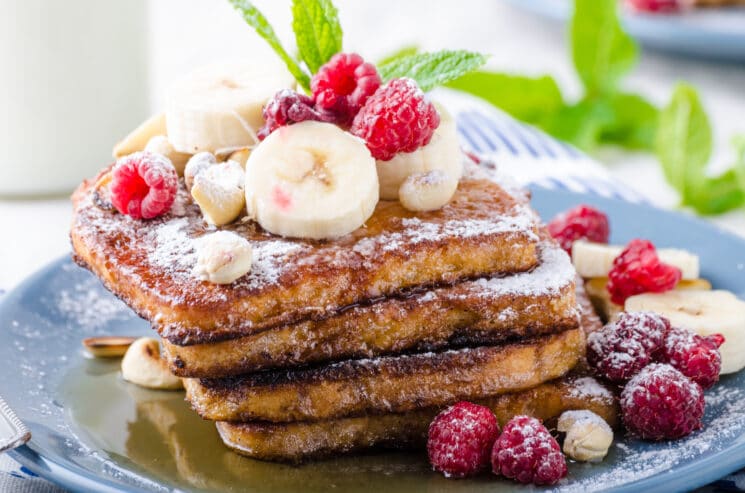 High fiber flax french toast healthy breakfast for kids with raspberries and bananas