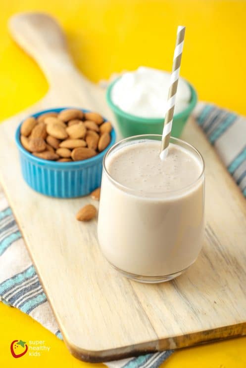 Maple Almond Breakfast Smoothie. Maple + Almond is a match made in smoothie heaven!