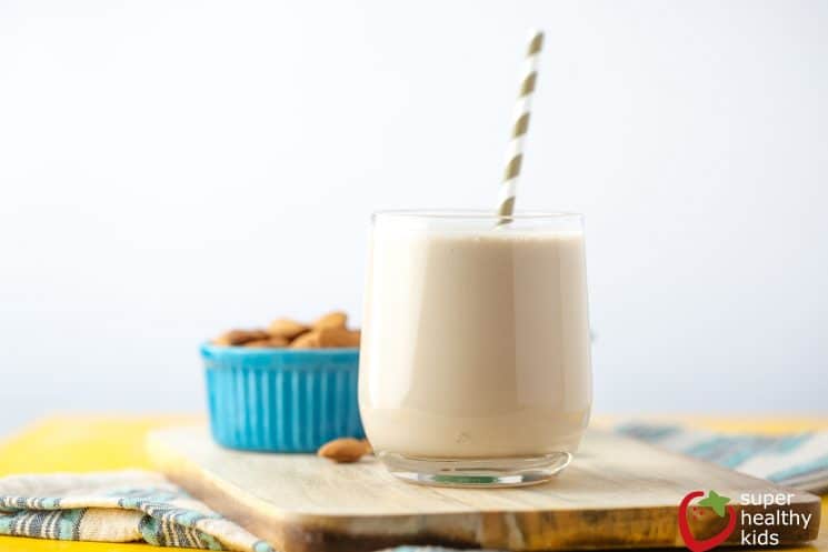 Maple Almond Breakfast Smoothie. Maple + Almond is a match made in smoothie heaven!