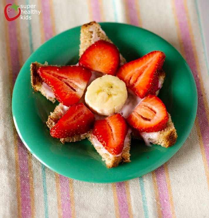 Toast Toppings: 25 Ideas for a Healthy Breakfast. Great ways to start your day!