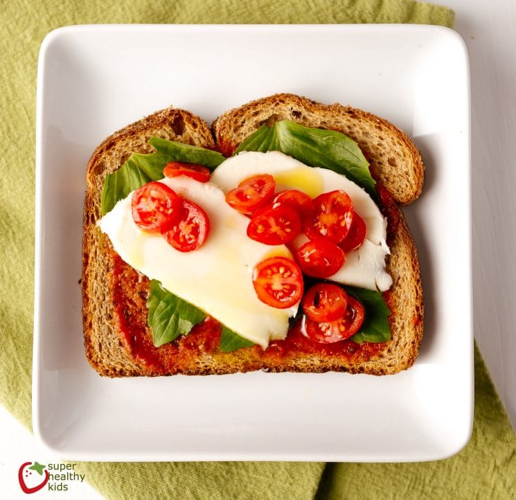 Toast Toppings: 25 Ideas for a Healthy Breakfast. Great ways to start your day!