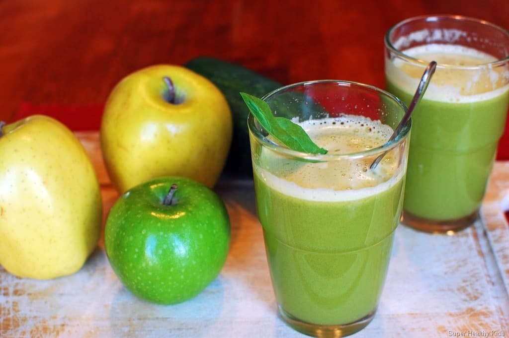 Juicing Recipes: Green Goblin's Apple Juice! - Super Healthy Kids