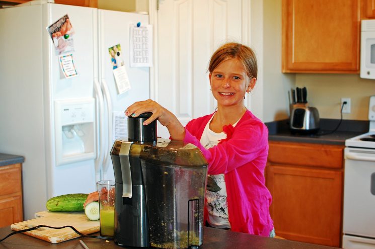 kids juicing