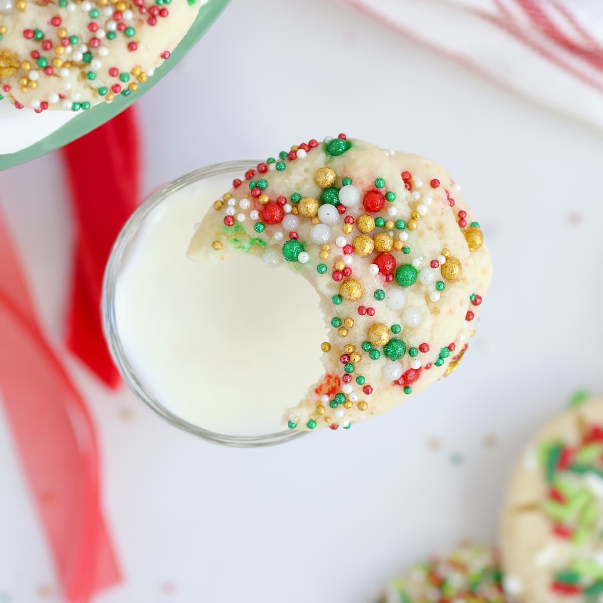 The Secret of Beautifully Decorated Cookies Is a Cheap Squeeze