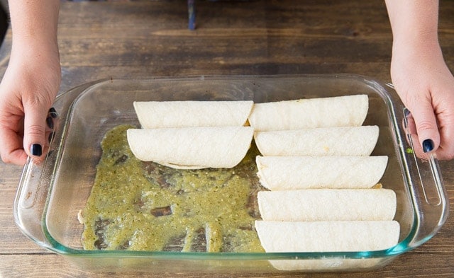 How to Make Green Chili Chicken Enchiladas