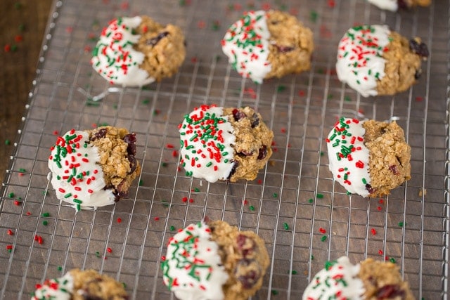 Oatmeal Christmas Cookies with cranberries