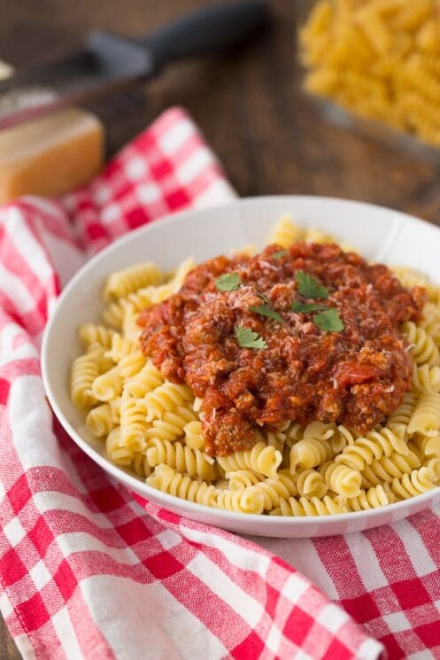 Healthy Bolognese you can make in the slow cooker of instant pot!