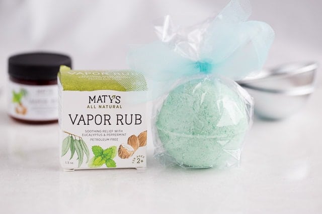 DIY Soothing All Natural Peppermint Bath Bombs