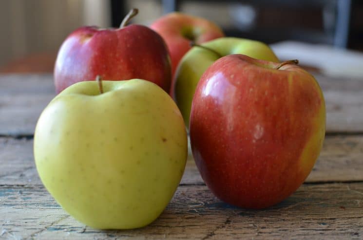 Apple Almond Dessert Pizza Recipe. A dessert pizza with fall's favorite fruit