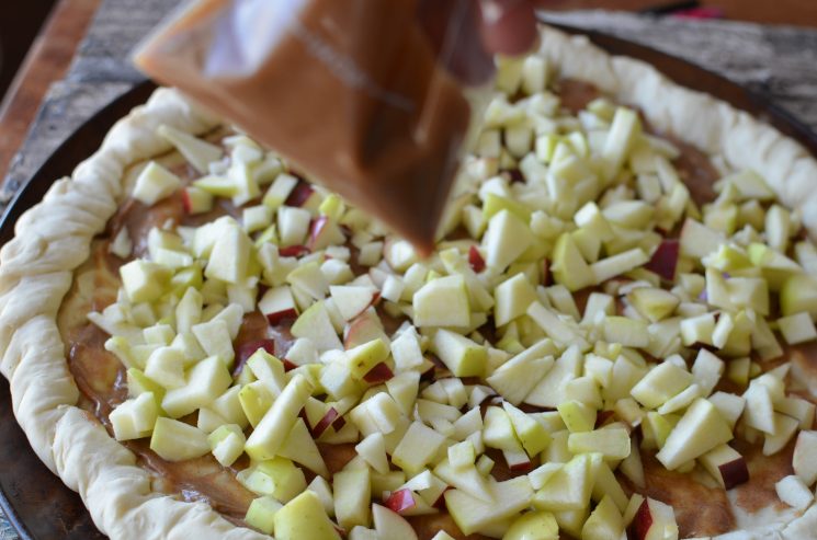 Apple Almond Dessert Pizza Recipe. A dessert pizza with fall's favorite fruit