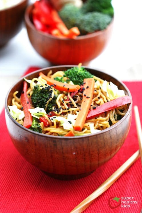 One Pot Veggie Yakisoba. A quick dinner idea that are sure to get the kids eating more vegetables.