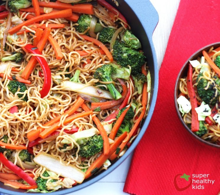 One Pot Veggie Yakisoba. A quick dinner idea that are sure to get the kids eating more vegetables.