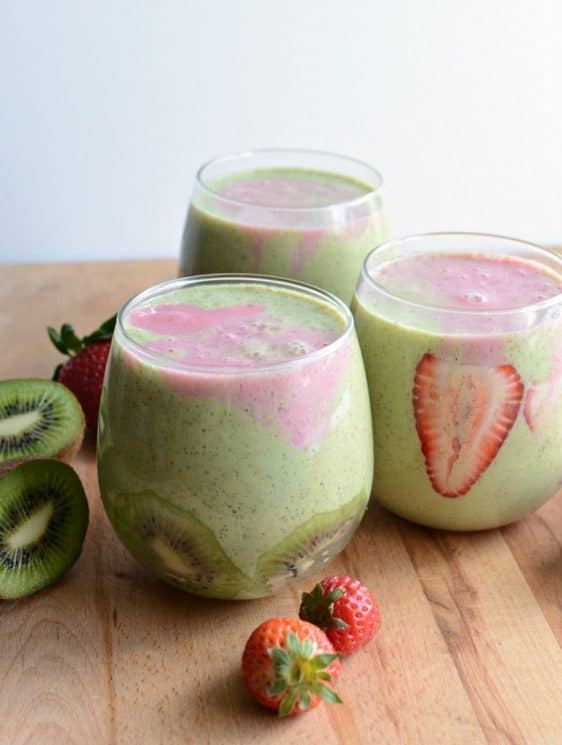 Strawberry Kiwi Smoothie Recipe. Strawberry Kiwi Smoothie quick, easy, and healthy!