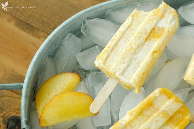 Peaches And Cream Popsicles. Creamy, delicious and full of fresh ingredients! www.superhealthykids.com