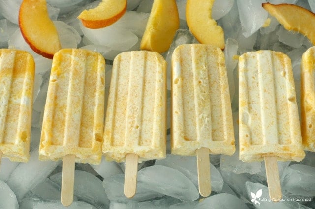 Peaches And Cream Popsicles. Creamy, delicious and full of fresh ingredients! www.superhealthykids.com