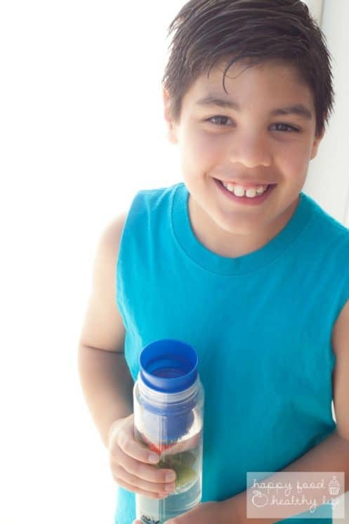 How To Make Sure Your Kids Are Drinking Enough Water. With these easy tips, you'll be sure to keep your kids hydrated all summer long. www.superhealthykids.com