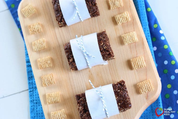 No-Bake Chocolate Lunch Box Treat. Perfect treat to send to school - nut free, gluten free, and so amazing your kids won't even know how much nutrition is packed in it. www.superhealthykids.com