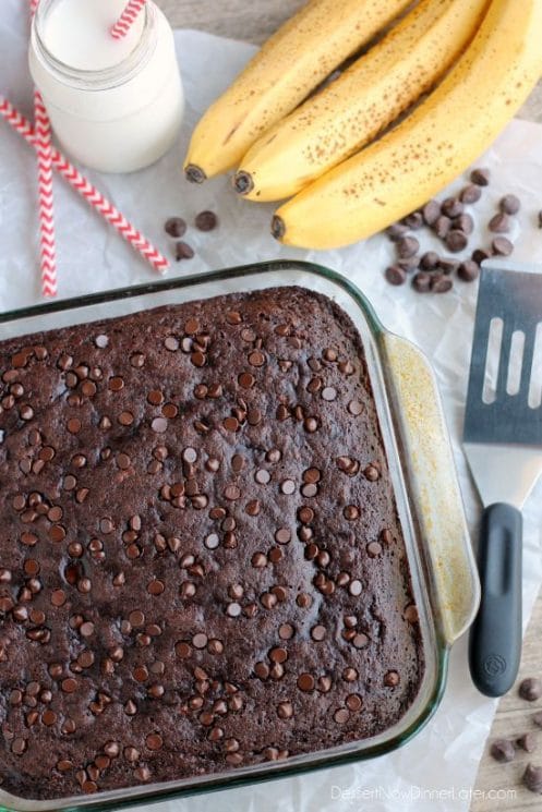 Double Chocolate Banana Cake. This lightened up chocolate cake has no oil, uses bananas and applesauce to keep it moist, and has just the right amount of chocolate to make it feel like an indulgent treat. No frosting required! www.superhealthykids.com