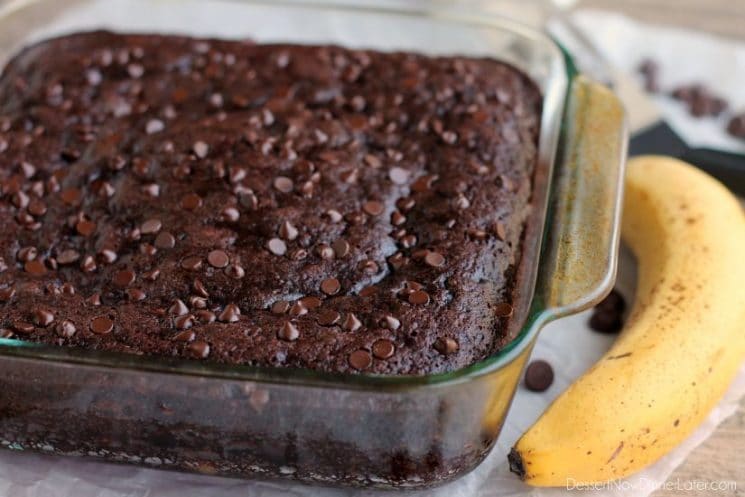 Double Chocolate Banana Cake. This lightened up chocolate cake has no oil, uses bananas and applesauce to keep it moist, and has just the right amount of chocolate to make it feel like an indulgent treat. No frosting required! www.superhealthykids.com