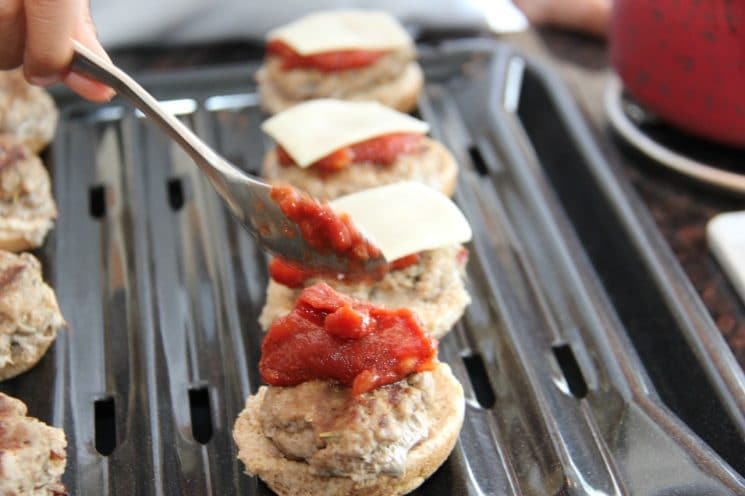 Pizza Burger Sliders. Two of the best flavors packed into one perfect size slider. www.superhealthykids.com