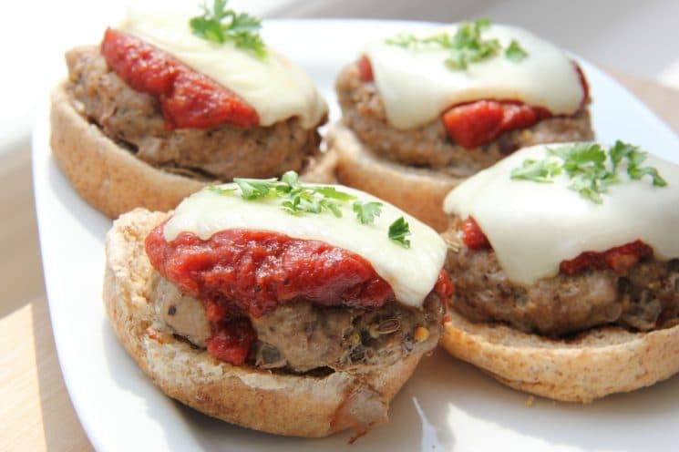 Pizza Burger Sliders. Two of the best flavors packed into one perfect size slider. www.superhealthykids.com