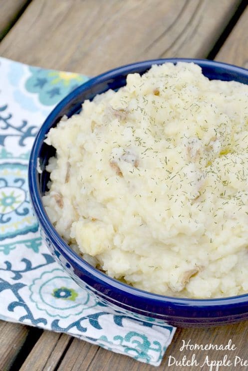 Easy Crockpot Mashed Potatoes. Let your crockpot do all the work. Never stand at your stove with a bubbling over post of potatoes again. These are perfect for big gatherings!! www.superhealthykids.com