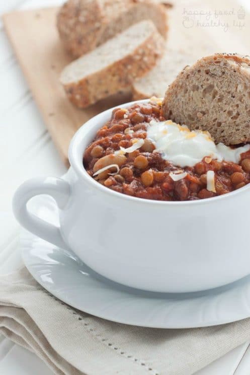 Slow-Cooker Vegetarian Chili - just 5 minutes to throw everything in the crock-pot. 4 hours later, and you have a hearty meal that is sure to warm you from the inside! www.superhealthykids.com