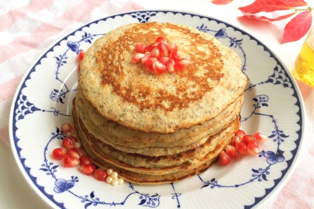 Banana Chia Seed Pancakes. Naturally sweet and filled with antioxidants, fiber, and protein!