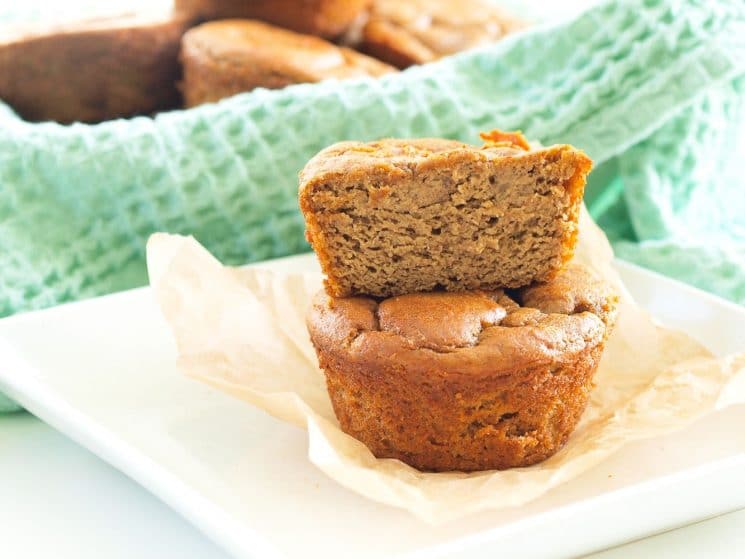 Flourless Sweet Potato Blender Muffins. A muffin where the #1 ingredient is a veggie!?! Yes Please! These Sweet Potato Blender Muffins are made with NO flour, NO oil, and NO refined sugar. Just 5 minutes prep time makes this an easy, healthy breakfast recipe! www.superhealthykids.com 