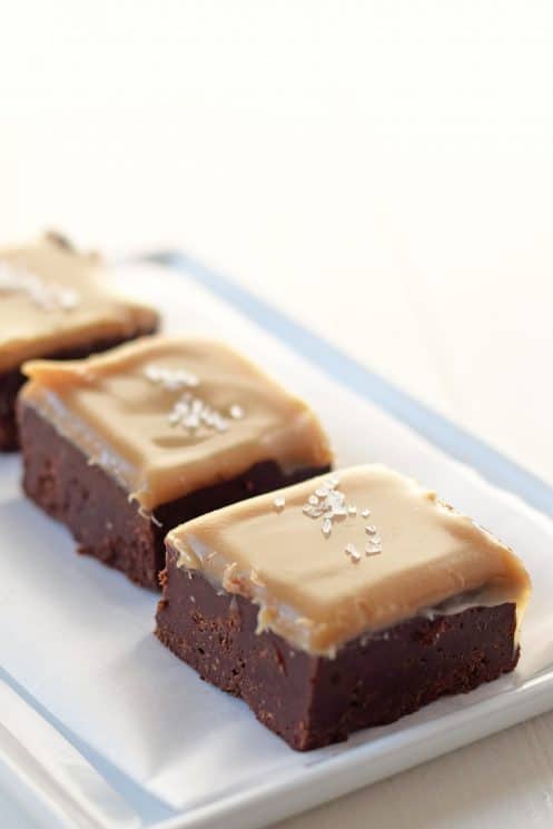 Salted Caramel Fudge Recipe. Gooey, amazing fudge that is made with whole food ingredients. This is definitely a recipe to put in your pocket.......or your favorite Pinterest board! www.superhealthykids.com