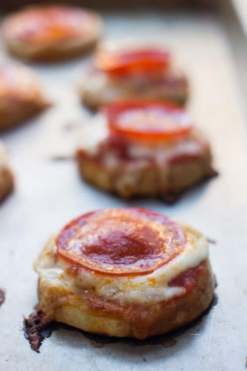 Mini Quinoa Pizza Bites with pepperoni and cheese -- a simple (and healthy) snack/meal for your kiddos!