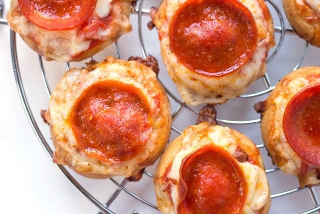 Mini Quinoa Pizza Bites with pepperoni and cheese -- a simple (and healthy) snack/meal for your kiddos!