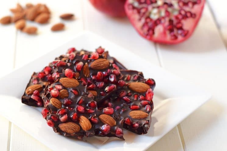 Chocolate Pomegranate Bark with Almonds: Made with just 3 ingredients, this delicious healthy dessert is the perfect way to enjoy pomegranate season!