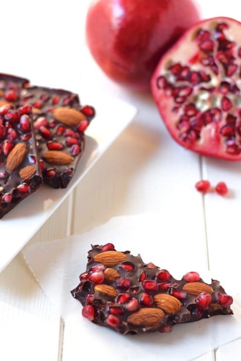 Chocolate Pomegranate Bark with Almonds: Made with just 3 ingredients, this delicious healthy dessert is the perfect way to enjoy pomegranate season!