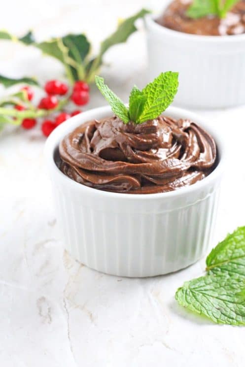 Healthy Chocolate & Mint Mousse. A delicious rich and creamy chocolate mousse that's dairy free and with no added sugar! www.superhealthykids.com