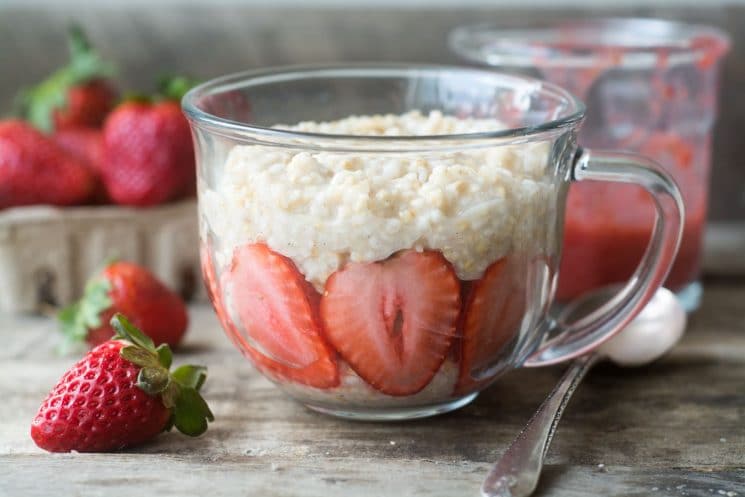 Overnight oats with the amazing sweetness of strawberry. www.superhealthykids.com