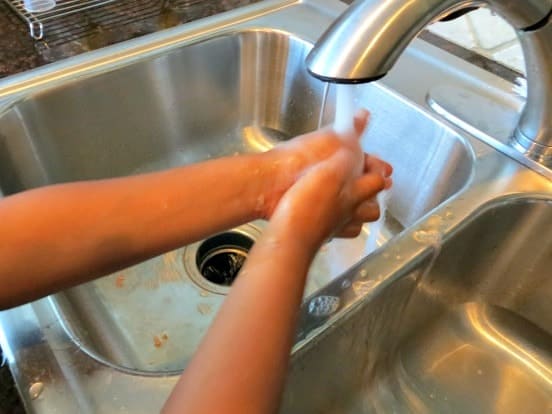 Top 7 Kitchen Safety Tips to Teach Your Kids. www.superhealthykids.com