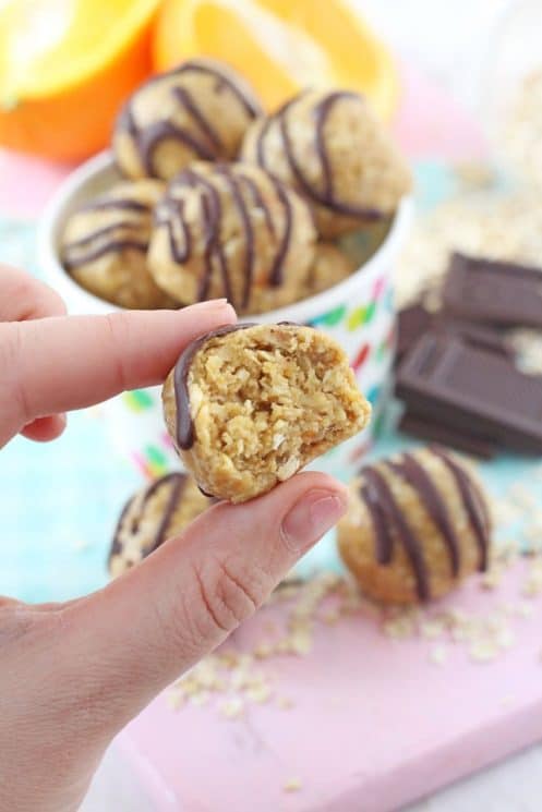 These Chocolate Orange Energy Bites make the perfect healthy snack for kids - chocolate and orange were meant to go together! www.superhealthykids.com 