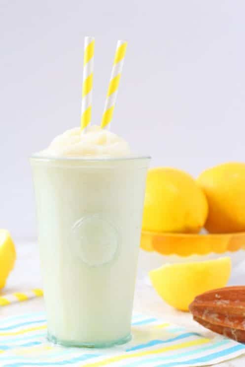 Chick-Fil-A Copycat! A delicious and refreshing recipe for homemade Frosted Lemonade made a little healthier! www.superhealthykids.com 