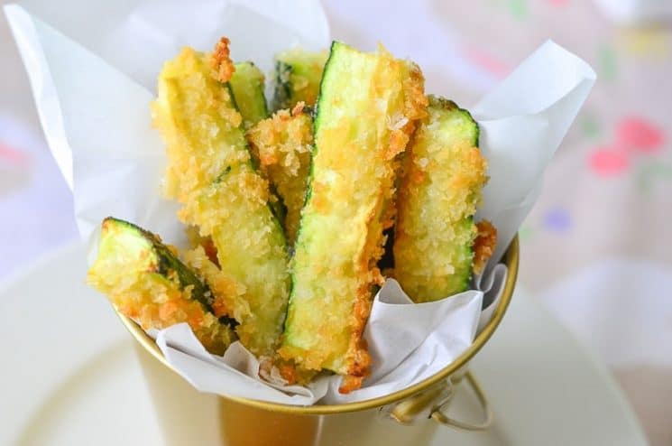 Crispy and Delicious - Quick and Easy Zucchini Fries! www.superhealthykids.com