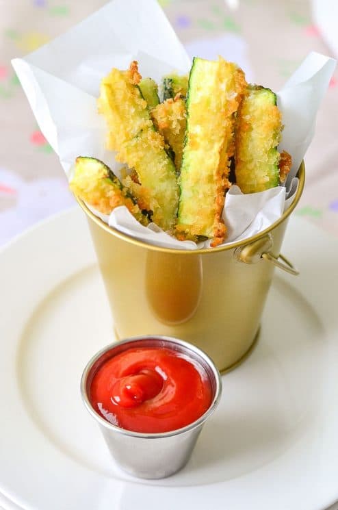 Crispy and Delicious - Quick and Easy Zucchini Fries! www.superhealthykids.com