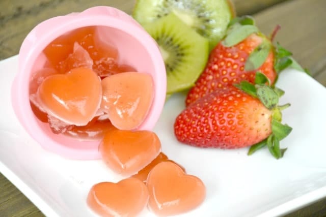Homemade super flavorful Strawberry Kiwi Gummies. No high fructose corn syrup or other weird ingredients in these! www.superhealthykids.com