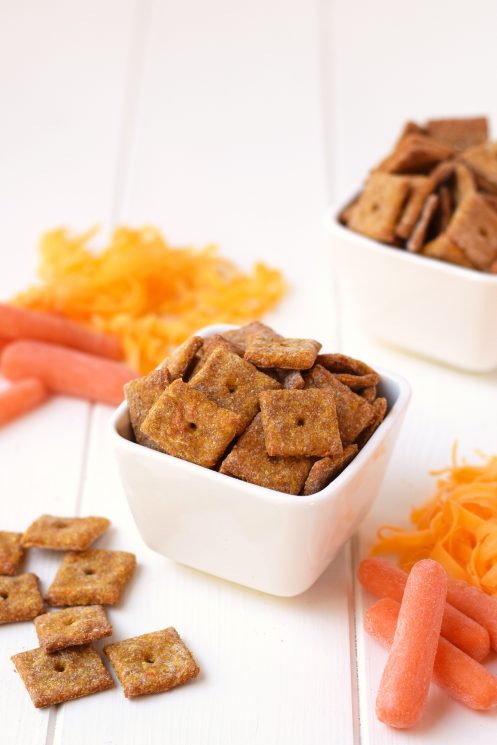 4 Ingredient Cheesy Carrot Crackers - These homemade crackers, made with only 4 real food ingredients, are the perfect healthy snack for kids! www.superhealthykids.com