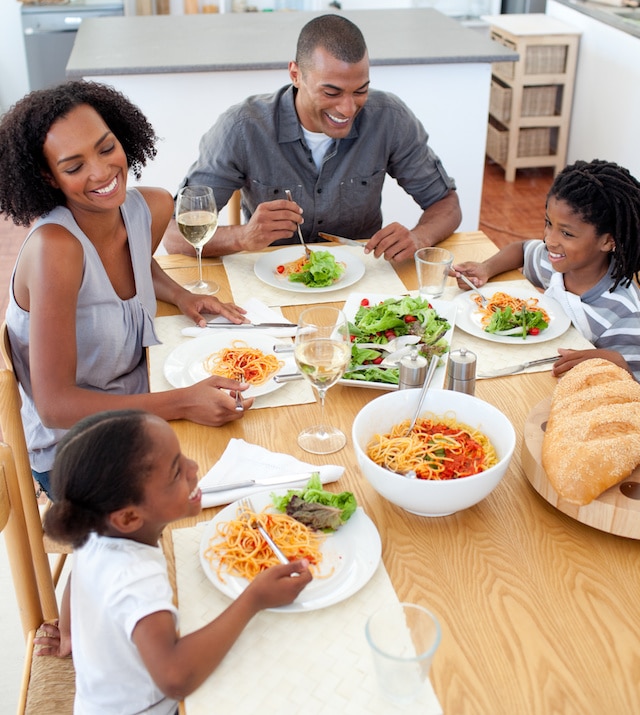 No more fights over food! These are our best tips for making family dinners and trying new foods a better experience.