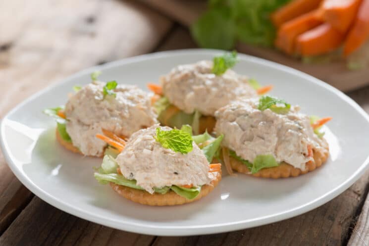 tuna salad on crackers