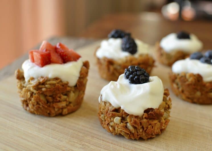 Homemade Granola Bar Bowls. Healthy breakfast idea! Homemade granola bar BOWLS! For kids!