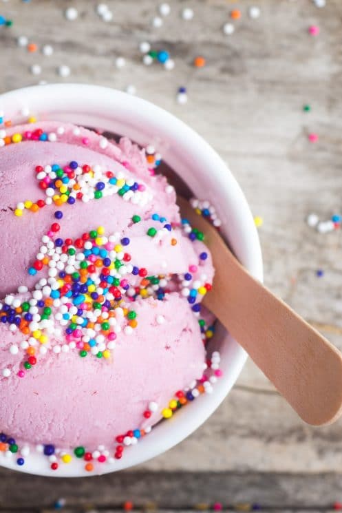 VEGAN RASPBERRY ICE CREAM