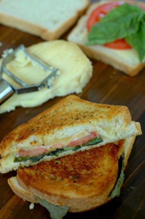 Summer Grilled Cheese - Fresh basil, tomato, and dill take on that classic, comforting grilled cheese for a summer makeover! www.superhealthykids.com
